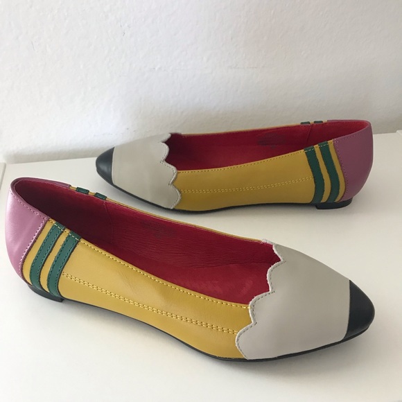 pencil me in leather flat